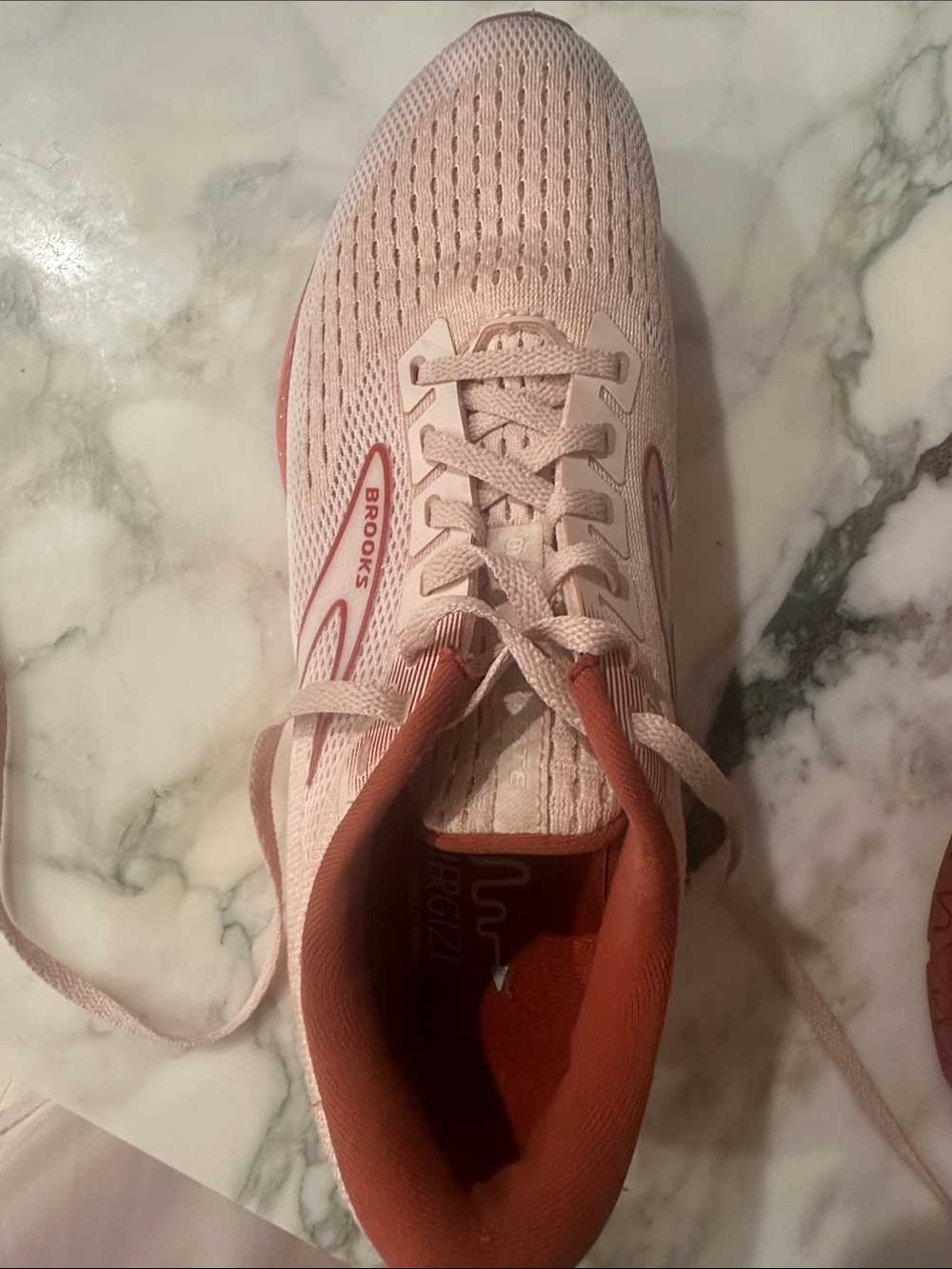 Brooks Women’s Levitate Running Shoes Size 9.5 light pink/peach - Picture 6 of 9